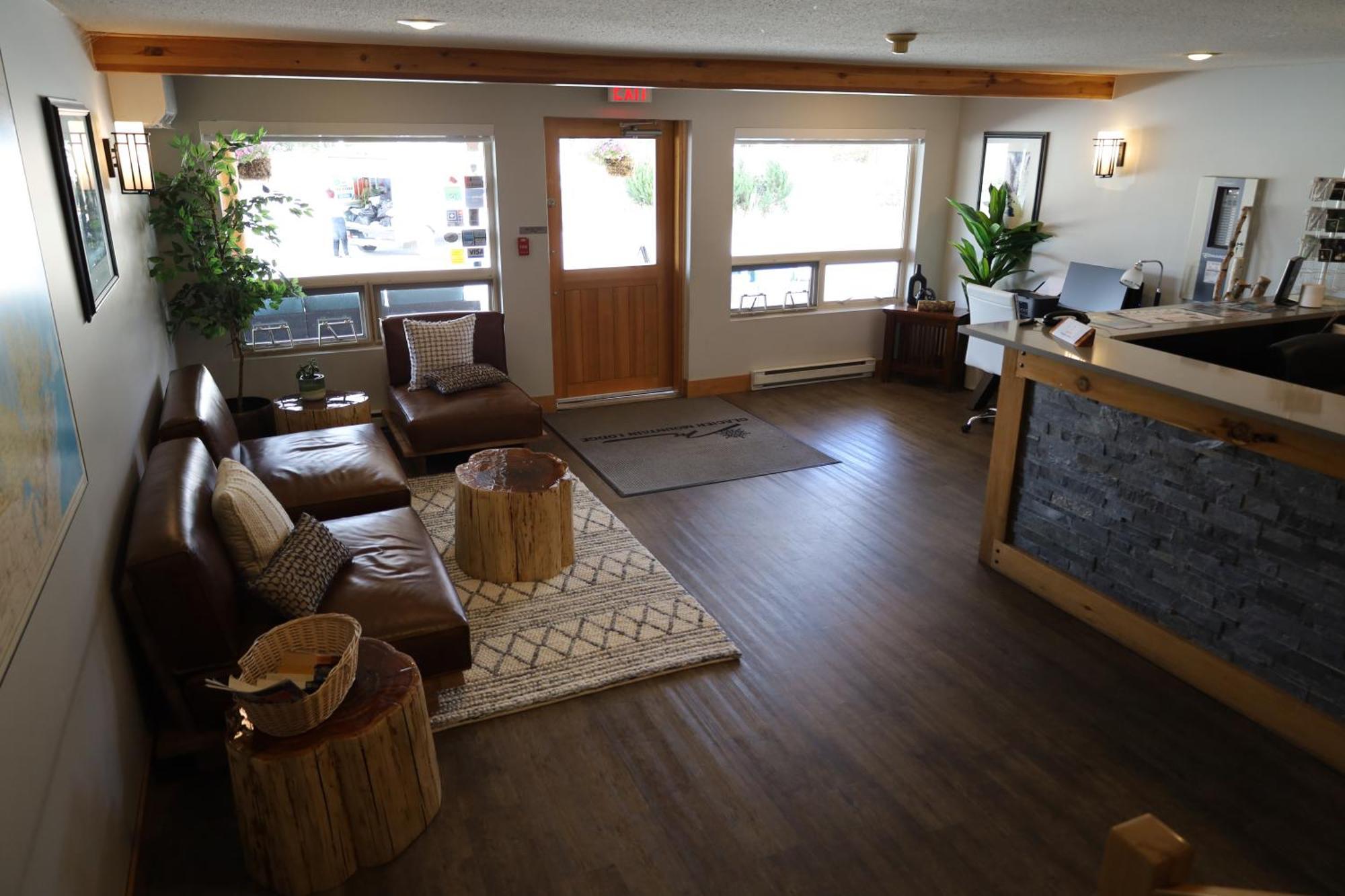 Glacier Mountain Lodge บลูริเวอร์ ภายนอก รูปภาพ