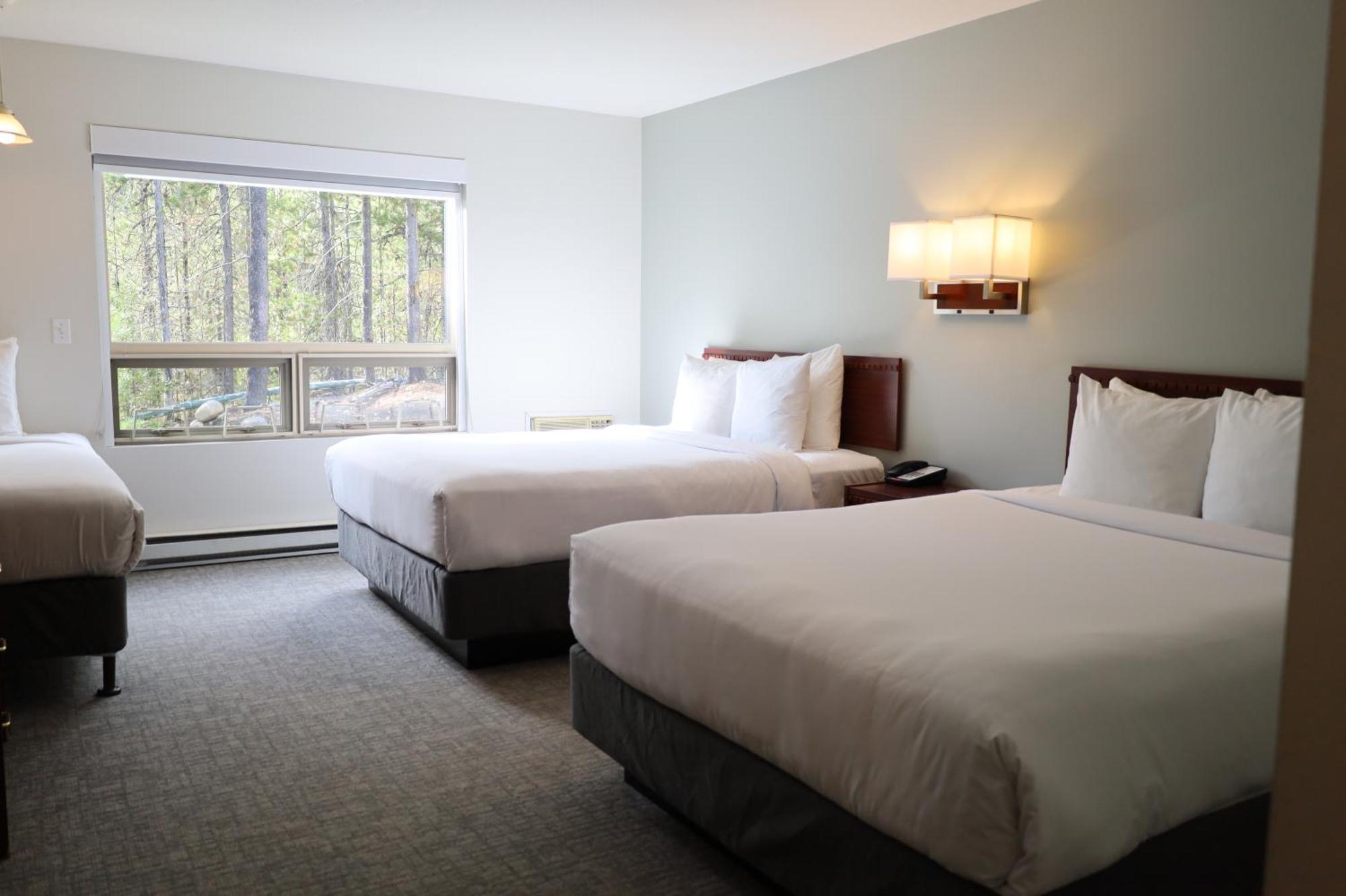 Glacier Mountain Lodge บลูริเวอร์ ภายนอก รูปภาพ