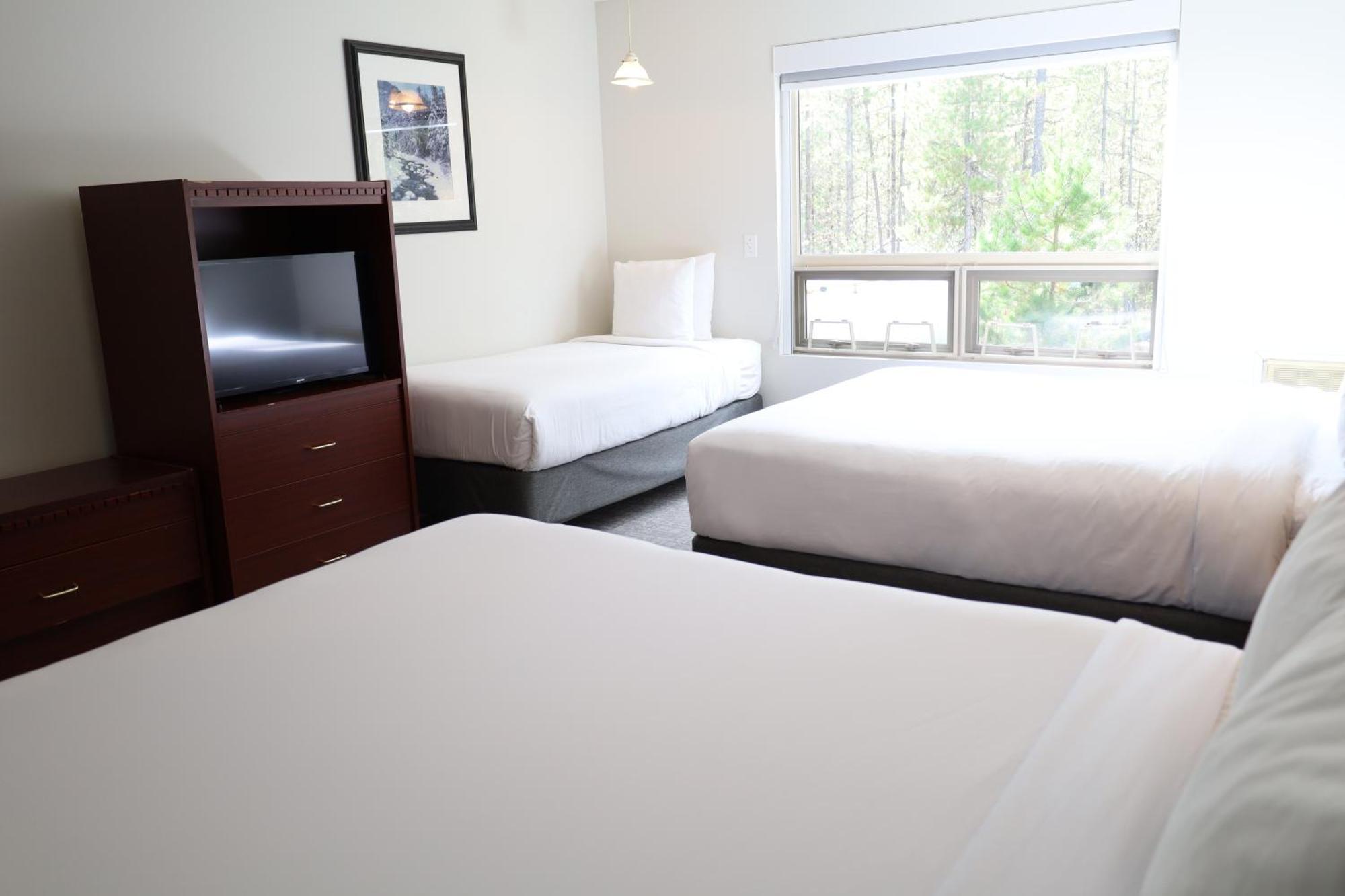 Glacier Mountain Lodge บลูริเวอร์ ภายนอก รูปภาพ
