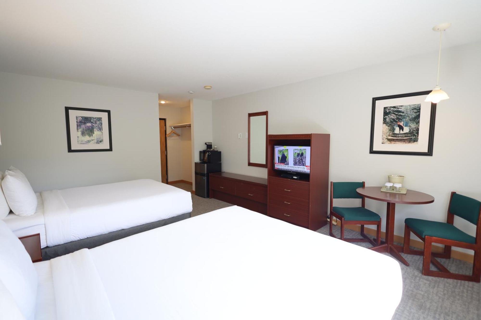 Glacier Mountain Lodge บลูริเวอร์ ภายนอก รูปภาพ