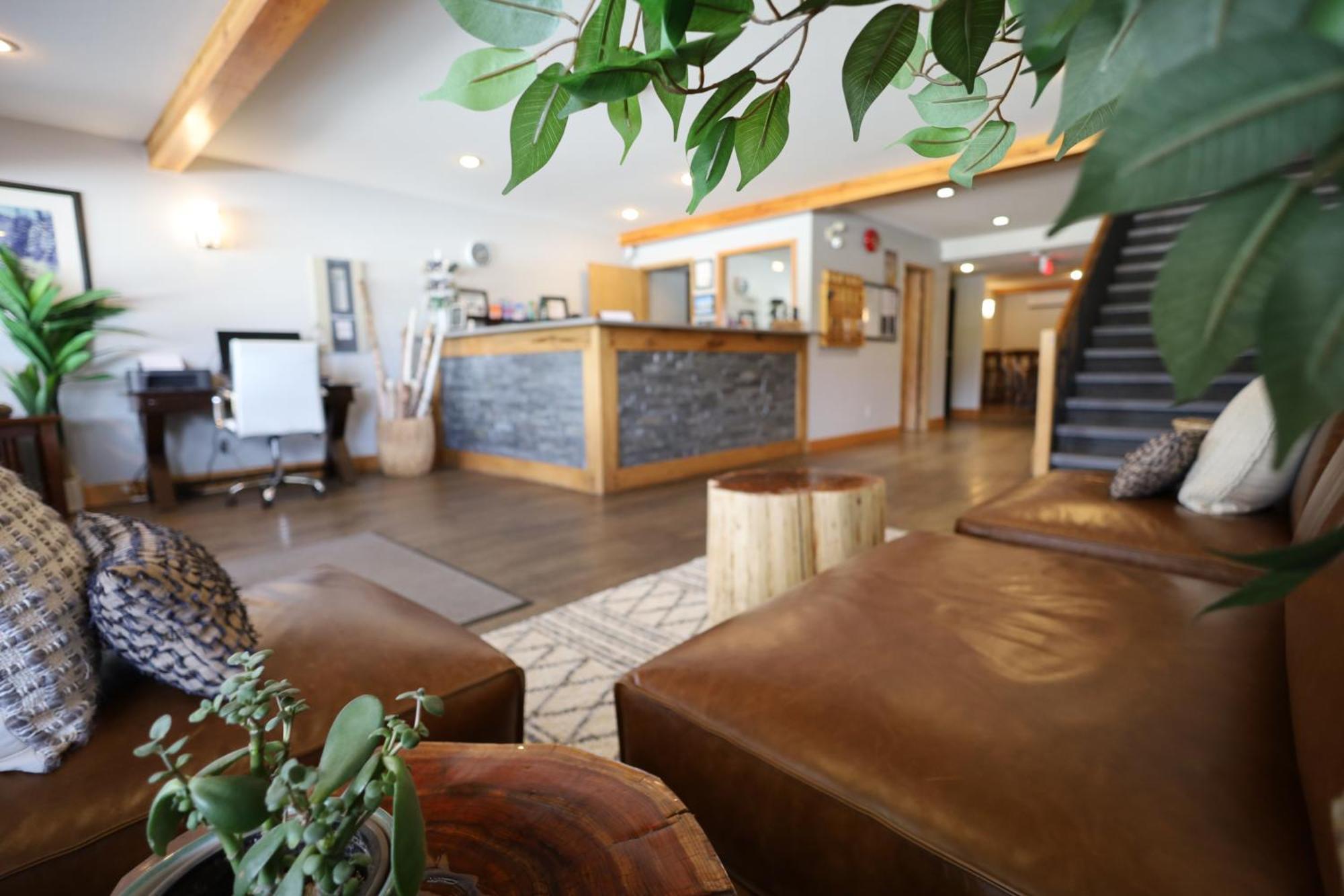 Glacier Mountain Lodge บลูริเวอร์ ภายนอก รูปภาพ