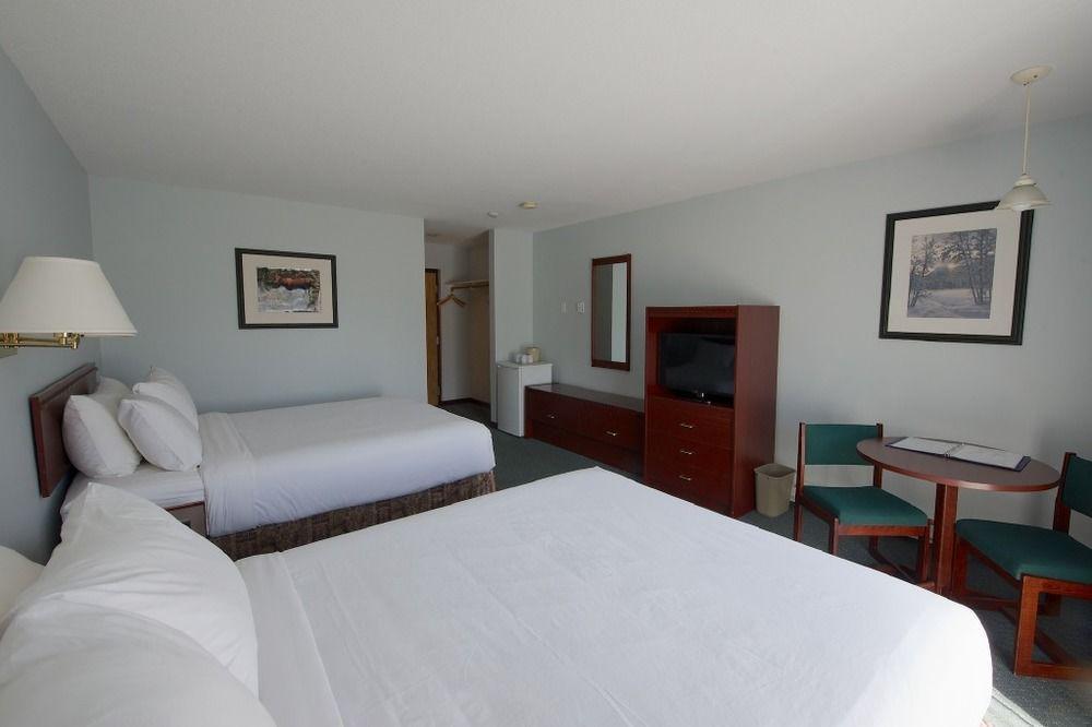 Glacier Mountain Lodge บลูริเวอร์ ภายนอก รูปภาพ